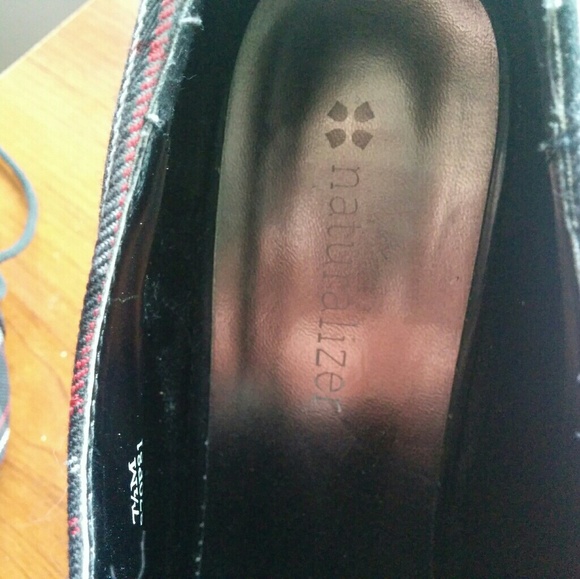 Plaid Naturalizer Heels - Picture 3 of 7